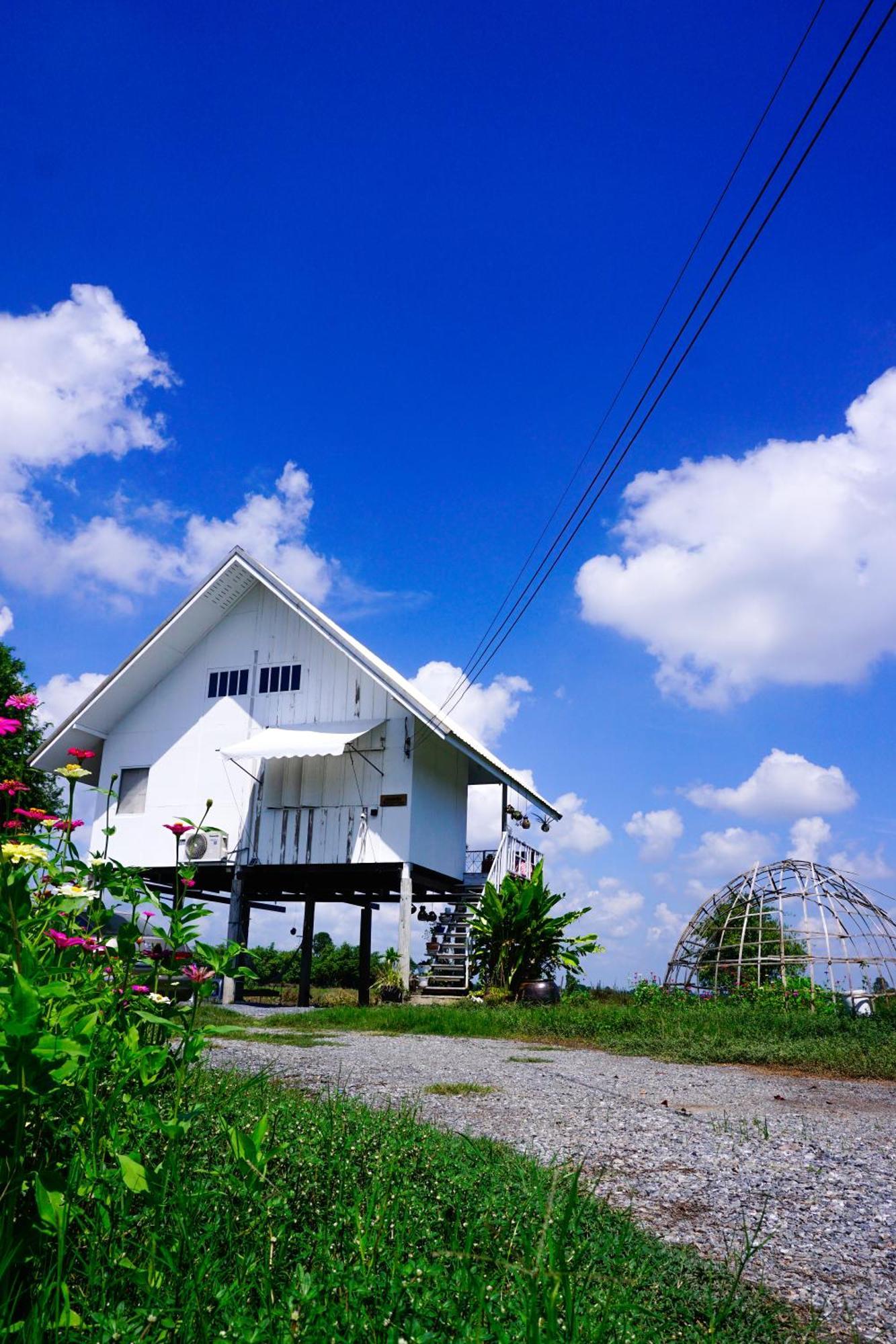 The 99 Cottage Suphan Buri Exterior foto